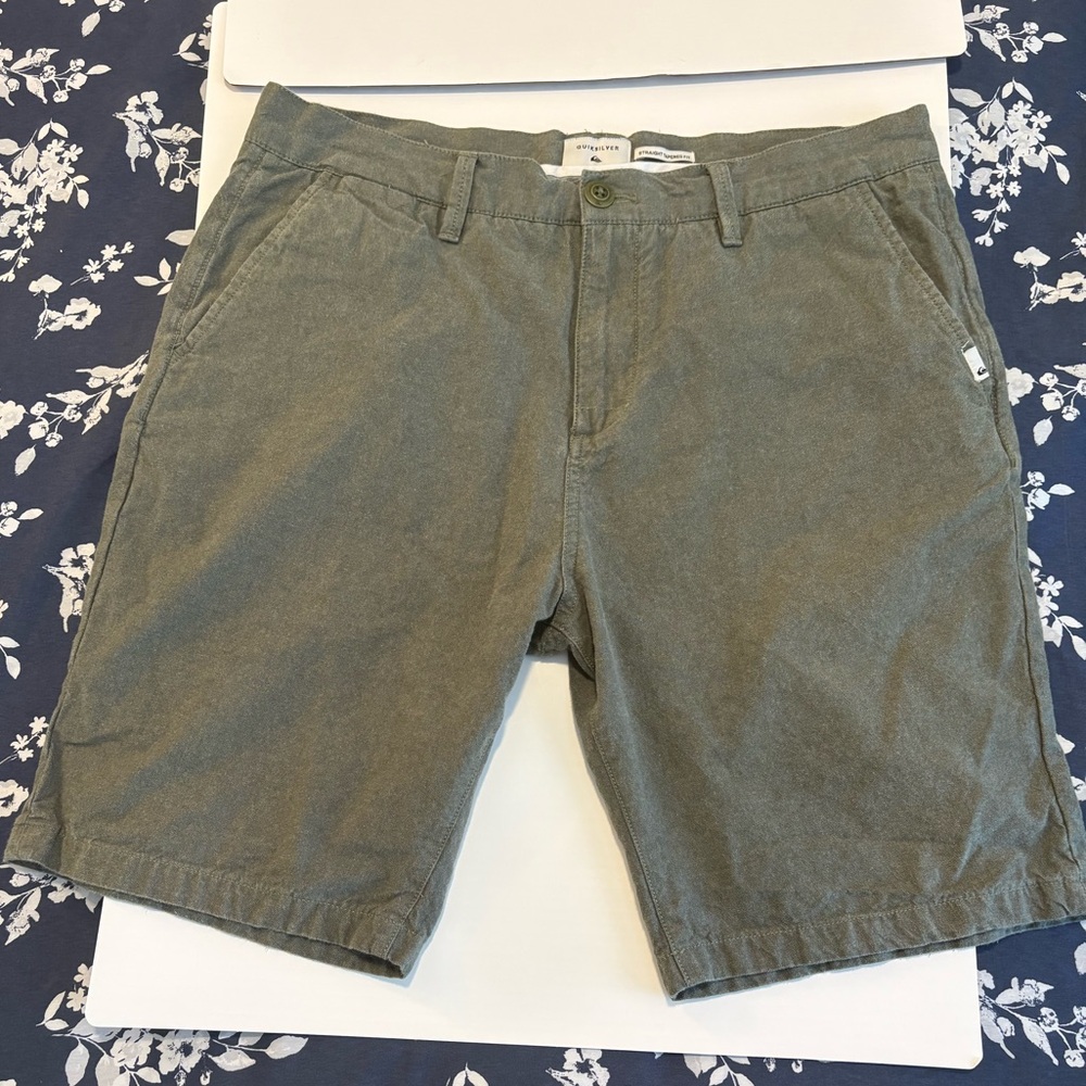 Quiksilver Olive Green Straight Tapered‎ Fit Shorts